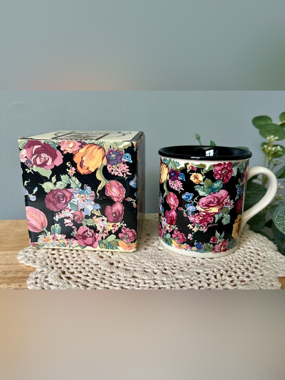 Vintage 1989 Ceramic Coffee Mug in Black w/ Multicolor Blooms w/Original Box